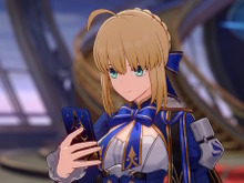 セイバーとアーチャー、『崩壊:スターレイル』×『Fate』コラボでついに“スマホ”を持つ―どんなデザインなのか?さっそく見てみた 画像