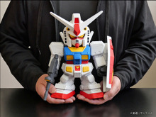全高約23cmの圧倒的存在感!SDタイプの「RX-78-2ガンダム」ジャンボソフビフィギュアが再登場 画像