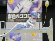 綾波レイ、アスカの大型造形物も!「エヴァワンフェス」珠玉の作品が大集結、放送30周年を記念した特別コラボ企画の様子をお届け【WF2025夏】 画像