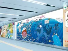 渋谷駅でポケモンの生態を学べる…!? 「ポケモン生態図鑑 マチカドミュージアムinシブヤ」8月3日まで掲出―ポケモンの体温や群れ、なわばりが解説の特大パノラマ 画像