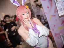 【コスプレ】スラリと伸びたストッキングの美脚で魅せる!「ガンダムSEED」ラクスのバニーガールが可愛すぎた【写真9枚】 画像