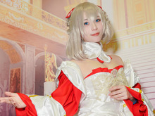 【コスプレ】イラスト発表から1週間で衣装作成!ゴージャスなドレスの「マリー・アントワネット」を披露する美女レイヤーに賞賛【写真9枚】 画像