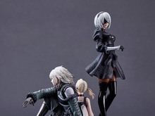 『ニーア』シリーズ15周年記念!「2B」ら3人が一緒になったスタチューフィギュア、CD、書籍がセットになった特別なBOXが予約受付開始 画像