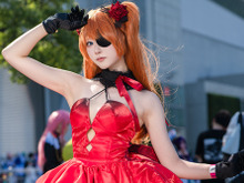 【コスプレ】『NIKKE』コラボのアスカが艶やか!しなやかなポージングで「背中で魅せる」を体現する美女レイヤー【写真9枚】 画像