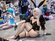 【コスプレ】『ニーア オートマタ』2Bのバニーガール姿にメロメロ?ボンテージ&網タイツにクールな表情で魅せる【写真9枚】 画像