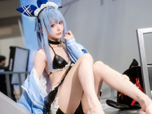 【コスプレ】『NIKKE』アンカーの夏衣装が爽やか!透明感マシマシのスレンダーな美女レイヤーが可愛い【写真11枚】 画像