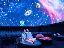 『FGO』×プラネタリウム「英霊と巡る星々の物語」上映決定!星座と縁深いサーヴァントが登場、描き下ろしイラストも美しい 画像