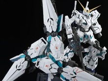 PGガンプラ2連発!「ユニコーンガンダム(最終決戦Ver.)」と「フェネクス(ナラティブVer.)」がプレバンで再販 画像