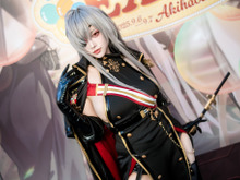 【コスプレ】カッコ良すぎる立ち姿と妖艶な横アングルを見よ!『アズレン』フリッツ・ルメイの美ボディが破壊力抜群【写真8枚】 画像