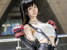 【コスプレ】『FF7』ティファの美脚が素晴らしい!スレンダーボディから繰り出されるS字カーブの曲線美に見惚れてしまう【写真8枚】 画像