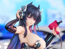 大胆すぎるレースクイーン衣装!『アズレン』より「ストラスブール」が着せ替え「謡精舞うサーキット」の姿で立体化 画像