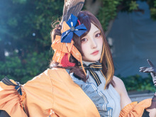 【コスプレ】肩をチラリと出した和洋折衷な衣装が艷やか!『原神』千織を美女レイヤー・しょこらが圧倒的な存在感で魅せる【写真9枚】 画像