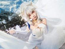 【コスプレ】『アークナイツ』純白のミニ丈ドレスが夕日に映える!まるで絵画のような台湾美女のシルエットがエモい【写真7枚】 画像