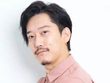 配信者・布団ちゃん、所属eスポーツチームから契約解除―カラオケボックスで下半身を露出、メニュー表で陰部を隠す様子を配信 画像