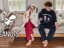 GUから「スヌーピー」のコラボコレクション登場！耳が付いたマシュマロフィールパーカなど、ラウンジウェア全10種を展開 画像