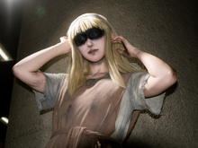 【コスプレ】46歳のおばちゃんが今度は大阪から東京に歩いて来た！？「進撃の巨人」始祖ユミルがホンモノすぎる【写真9枚】 画像