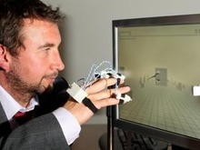 Wiiリモコン＆特製手袋で自宅リハビリ ― 英国で開発 画像