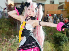 【コスプレ】ウサ耳にちらりと見えるおへそがキュート！ミニスカで元気いっぱいのVTuber「兎鞠まり」の美女レイヤーが可愛い【写真9枚】 画像