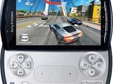 NTTドコモ、スマートフォン「Xperia PLAY SO-01D」を10月26日に発売 画像