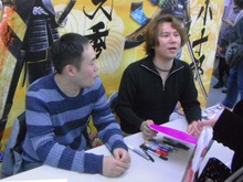 『戦国BASARA3 宴』発売記念サイン&握手会をレポート ― 小林Pと山本Dインタビューもお届け 画像