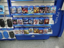 メモリーカード32GBは即完売、PlayStation Vita新宿周辺の店舗状況 画像