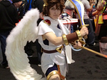 かなりソックリ！ピットのコスプレ ― 『新・光神話 パルテナの鏡』トーナメントも行われたPAX East 画像