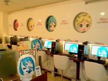 「DSゲームカフェ」で『初音ミク project mirai』応援キャンペーン ― 巨大ARカードコーナーも用意 画像