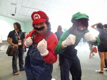 【E3 2012】某有名兄弟など、会場を盛り上げるキャラクターたち 画像