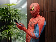 スパイダーマン×マジゲートの異色コラボ!マジゲートにどっぷりハマったスパイダーマンがそこに! 画像