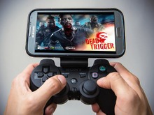 Android端末でPS3コントローラーが使えるアタッチメント「GameKlip for Smartphone」 画像