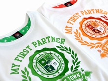 【THE KING OF GAMES】初代ポケモンファン注目！『ポケットモンスター 赤・緑・青・ピカチュウ』デザインのTシャツ発売決定 画像