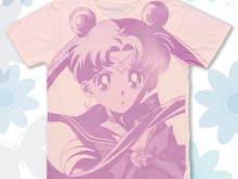 「美少女戦士セーラームーン」の変身ブローチをイメージしたsilver925ペンダントとフルプリントTシャツが登場 画像