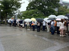 【京まふ2013】開催初日、雨が降る中多くのファンが朝早くから長蛇の列 画像