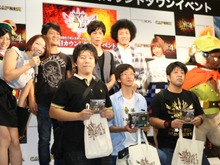 先頭は前日17時待機開始、渋谷で行われた『モンスターハンター4』発売日カウントダウンイベントをレポート 画像