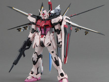 MG「ストライクルージュ」が新ストライカーパック「オオトリ」装備のVer.RMで発売 画像