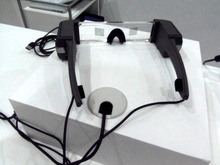 【CEATEC 2013】インテリジェントグラスを体感! ドコモの新しいインタフェース 画像