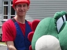 海外ユーザーの力作!たった1人でマリオ&ヨッシーになれる、「究極のヨッシーコスチューム」 画像