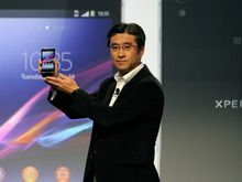 【CES 2014】ソニー、「Xperia Z1S」を世界展開　PS4と同時購入で100ドル還元 画像