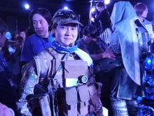 【PS4発売特集】日本購入者第1号はネコミさん ― SCE社長が本体を手渡し 画像