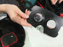【E3 2014】VR機の新たな対抗馬！？スマートフォンを利用した4way HMD「Cmoar Personal Viewer」 画像
