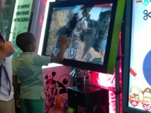 日本よ、これがゲーセンだ!アメリカのゲームセンター「デイブ&バスターズ」体験レポート 画像