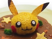 「ピカチュウカフェ」限定メニューが食べられないくらいカワイイ!「Pokemon the movie XY展」限定メニュー・グッズの情報が公開 画像