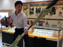 新宿三井ビルにて『モンスターハンター』シリーズ10周年特別展示が開催中、クリアファイルのプレゼントも 画像