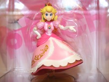 製造エラーの「amiibo」、サムスに続き足の無いピーチ姫がebay出品中 画像