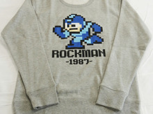 8ビットの「ロックマン」がプリントされたトレーナーが12月17日より発売！ 画像