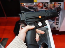 【JAEPO2015】3月稼動の『タイムクライシス5』先行プレイ！隠れるだけで終わらないのがダブルペダル 画像