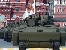 ロシア軍の新型戦闘車両はPS風ゲームパッドで操縦、メーカーが明らかに 画像