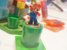 【E3 2015】amiibo用ディスプレイに土管やスタンドが登場…GC風コントローラの新カラーも 画像