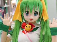 【コミケ88】企業ブースも頑張ってます!どどーんっと大放出 ー コンパニオン写真集2015 画像