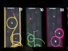 【PAX Prime 2015】ワンボタンでドットの軌跡を描いていくアクション『One More Line』がクール熱い 画像
